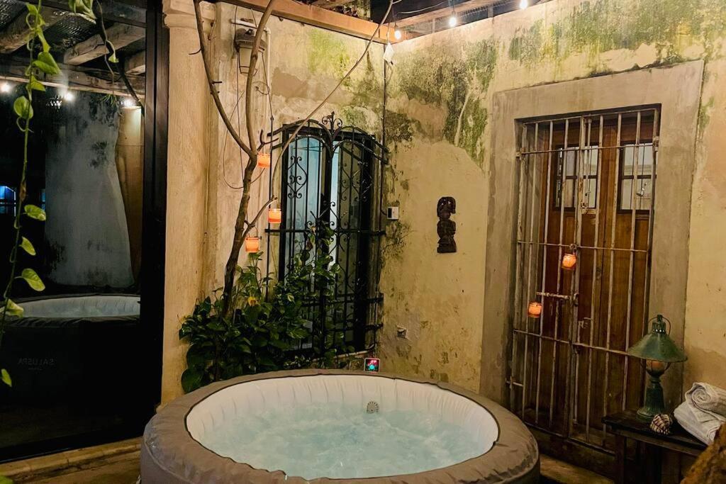 House Dzalbay Santa Lucia With Hot Tub Villa Mérida Eksteriør bilde